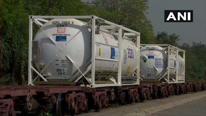 120 मीट्रिक टन लिक्विड ऑक्सीजन लेकर दूसरी ऑक्सीजन एक्सप्रेस दिल्ली पहुंची