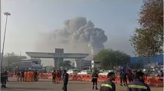 बठिंडा के पास रिफाइनरी में आग से दहशत, कोई हताहत नहीं