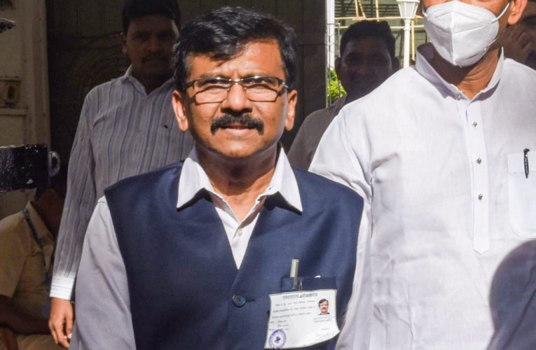 संजय राउत मानसिक स्वास्थ्य को लेकर अस्पताल में भर्ती, शिवसेना कार्यकर्ताओं ने किया विरोध