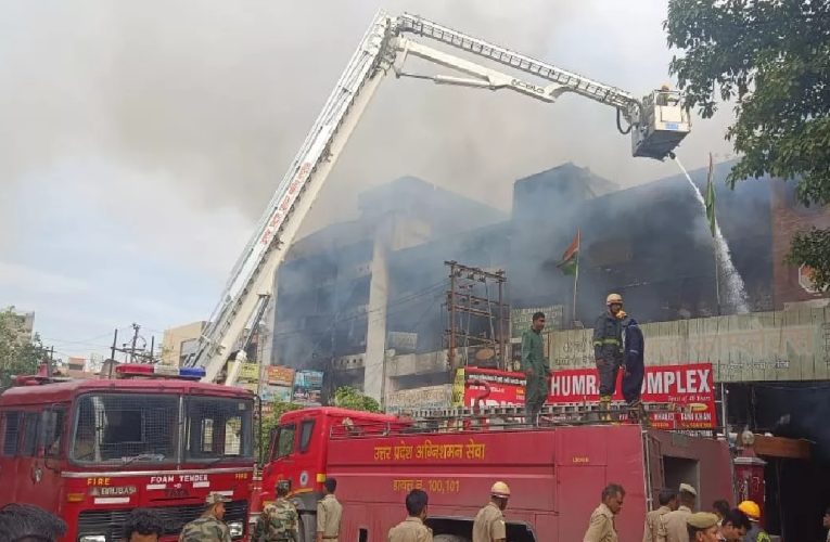 कानपुर के बाजार में भीषण आग में 500 से अधिक दुकानें जलकर खाक