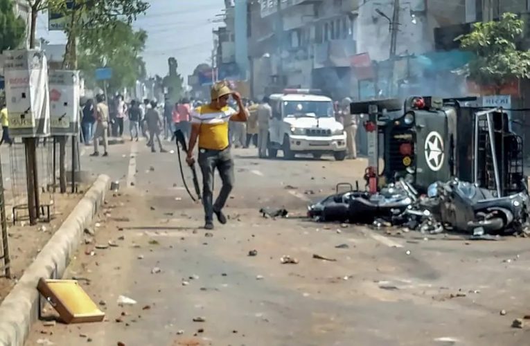 कई राज्यों में रामनवमी के जुलूस के दौरान हिंसा