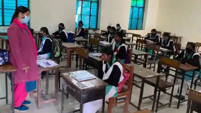 उत्तर प्रदेश:परीक्षा के बाद एडेड शिक्षकों के तबादले