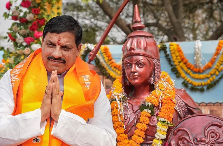 यादवों पर सपा की पकड़ को तोड़ना एक लंबा खेल है, बीजेपी ने अब मध्य प्रदेश के सीएम को यूपी में तैनात किया है