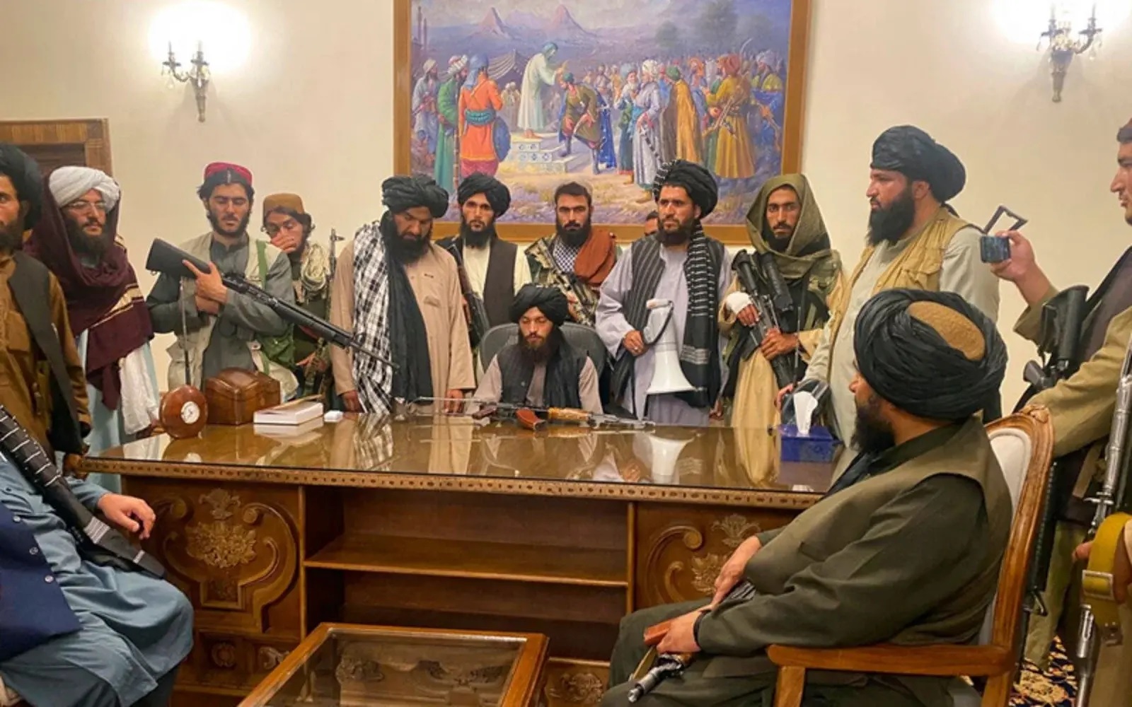 अफगानिस्तान में गोलीबारी में मारे गए 6 लोगों में 3 स्पेनिश पर्यटक भी शामिल हैं