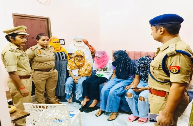 OYO होटल के कमरे में चल रहा था गंदा काम, मौके से पकड़ी गई चार लड़कियां और फिर…